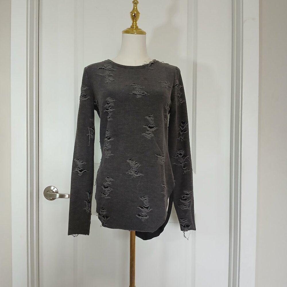 H&M Divided Distressed Top Sweater Women’s Size XS Gray Grunge Long Sleeve